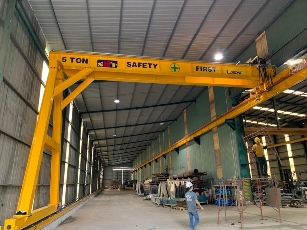 Hoàn thiện cẩu 5ton