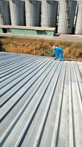 Vệ sinh và sơn mái nhà xưởng 15 168x300 - Vệ sinh và sơn mái nhà xưởng