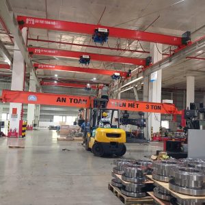 Lap dat cau truc nha xuong 2 300x300 - Lắp đặt cẩu trục nhà xưởng