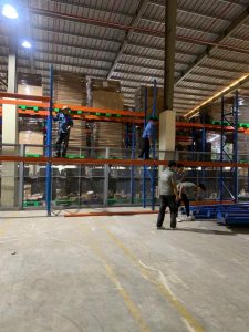 Lap ke dung hang 1 225x300 - Lắp kệ đựng hàng