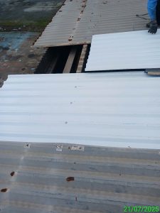 Lop mai ton nha xuong 4 225x300 - Lợp mái tôn nhà xưởng