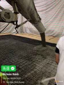 Do be mong may 1 225x300 - Đổ bê móng máy