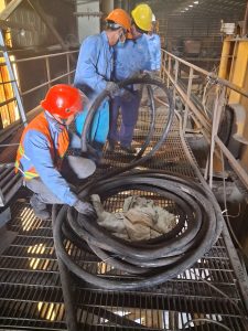 Sua chua cau truc thay day cap cau 1 225x300 - Sửa chữa cẩu trục thay dây cáp cẩu