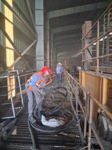 Sua chua cau truc thay day cap cau 2 225x300 - Sửa chữa cẩu trục thay dây cáp cẩu