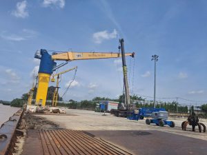 Sua chua cau truc cang bien 1 300x225 - Sửa chữa cẩu trục cảng biển
