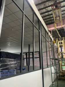 Lap nhom kinh van phong 4 225x300 - Lắp nhôm kính văn phòng