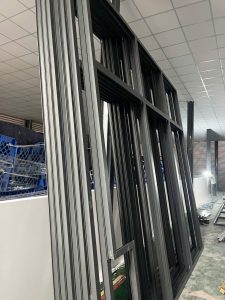 Lap nhom kinh van phong 6 225x300 - Lắp nhôm kính văn phòng