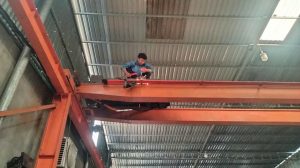 Sua chua cau truc 1 300x168 - Sửa chữa cẩu trục