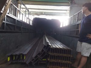 Nhap hang sat thep 2 300x225 - Nhập h&agrave;ng sắt th&eacute;p