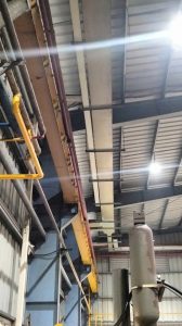 Ve sinh duong chay ray cau truc 2 168x300 - Thay moto cẩu trục 5 tấn