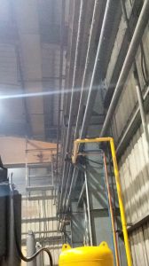 Ve sinh duong chay ray cau truc 4 168x300 - Thay moto cẩu trục 5 tấn