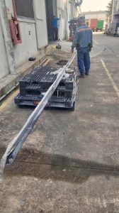 Sua chua thang may nang hang 1 168x300 - Sửa chữa thang m&aacute;y n&acirc;ng h&agrave;ng