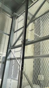 Sua chua thang may nang hang 3 168x300 - Sửa chữa thang m&aacute;y n&acirc;ng h&agrave;ng