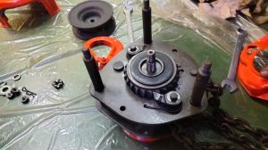 Bao duong palang xich 3 300x168 - Bảo dưỡng palang xích