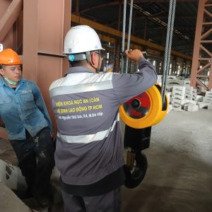 Thu tai cau truc 4 300x300 - Thử tải cẩu trục