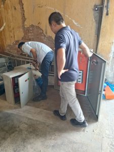 Ban giao tu dien 2 225x300 - B&agrave;n giao tủ điện