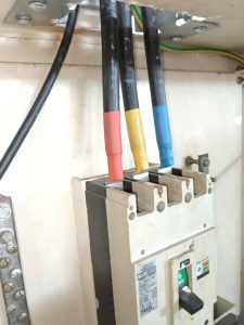 Lap he thong dien 4 225x300 - Lắp hệ thống điện
