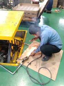 Test tai ban nang 2 225x300 - Test tải b&agrave;n n&acirc;ng