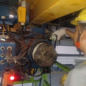 Thay phot hop so 4 300x300 - Thay phốt hộp số