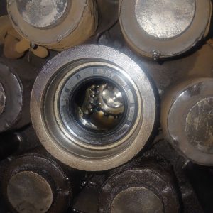 Thay phot hop so 5 300x300 - Thay phốt hộp số