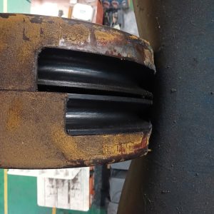 Sua chua cau truc 11 300x300 - Sửa chữa cẩu trục