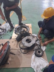 Sua chua cau truc 13 225x300 - Sửa chữa cẩu trục