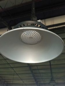 thay the bong den cong nghiep 1 225x300 - thay thế b&oacute;ng đ&egrave;n c&ocirc;ng nghiệp