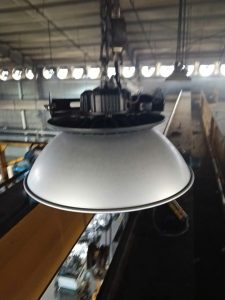 thay the bong den cong nghiep 2 225x300 - thay thế b&oacute;ng đ&egrave;n c&ocirc;ng nghiệp
