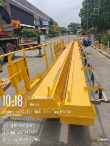 Giao hang cau truc 2 225x300 - Giao h&agrave;ng cẩu trục
