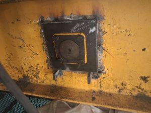 Thay the banh xe cau truc 1 300x225 - Thay thế b&aacute;nh xe cẩu trục