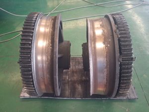 Thay the banh xe cau truc 5 300x225 - Thay thế b&aacute;nh xe cẩu trục